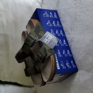 Birkenstock Arizona Camo sandals women's size 10